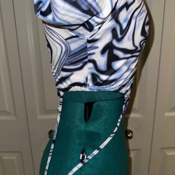 Mock Neck Long Sleeve Crop Top - Picture 2 of 6